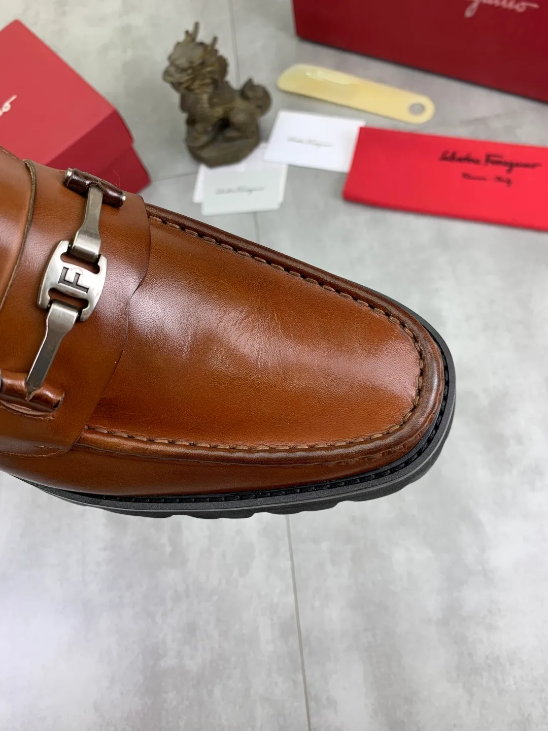 Men's Men's Shoes 💰P480💰[New Style] Water-dyed Niuli 🆘[Salvatore Ferragamo] Ferragamo's latest casual business leather shoes for men! Listed simultaneously! The fabric is made of specially imported original calfskin, and the interior is made of imported water-dyed cowhide. It is absolutely luxurious and leads the fashion trend. Matching code: 38-44 (45 and 46 can be customized) Multiple colors available